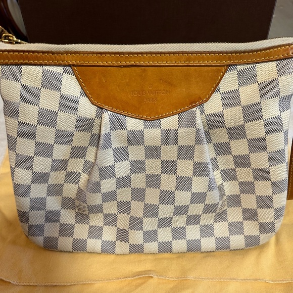 Authentic Louis Vuitton Siracusa - discontinued bag - Picture 3 of 13